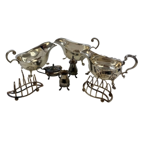 266 - An assortment of .925 Hallmarked Silver Items.
Weight 810 grams.