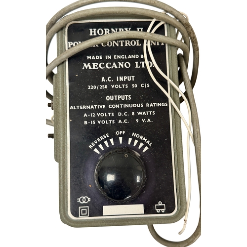 413 - A mixed set of Hornby Dublo 00 Gauge model railway items by Meccano.
Comprising a quantity of Dublo ... 