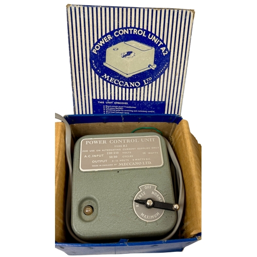 413 - A mixed set of Hornby Dublo 00 Gauge model railway items by Meccano.
Comprising a quantity of Dublo ... 