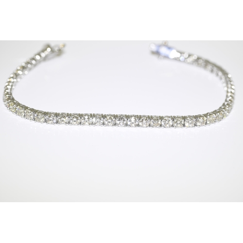 43 - 7.03 carat Diamond Tennis Bracelet in 18 carat White Gold