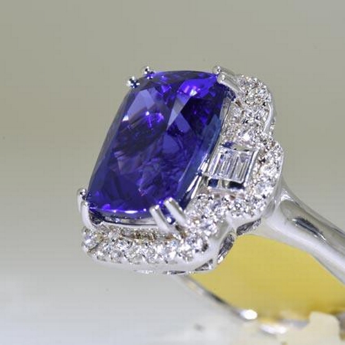 61 - 8 Carat Tanzanite & Diamond Ring