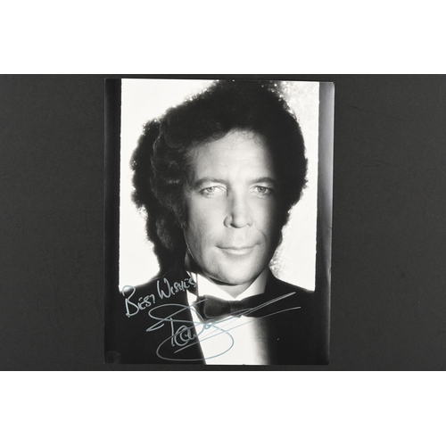 244 - TOM JONES Original signature