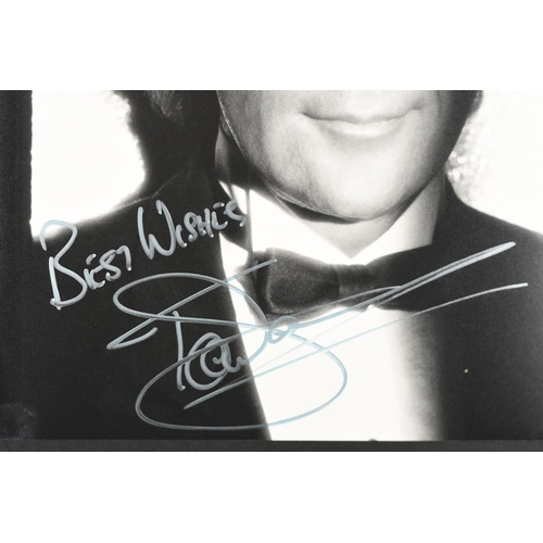 244 - TOM JONES Original signature