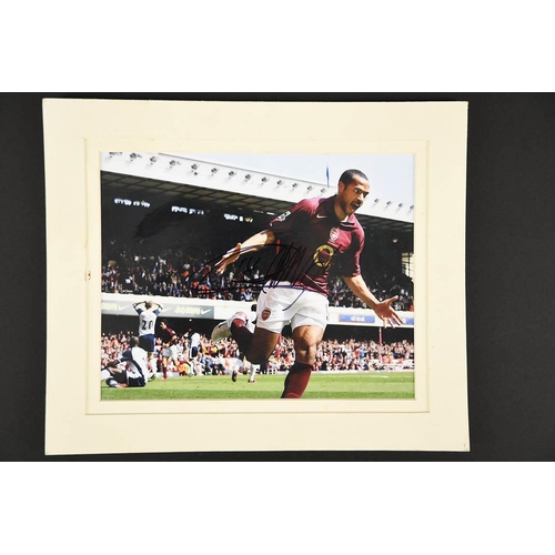 134 - THIERRY HENRY Original signature