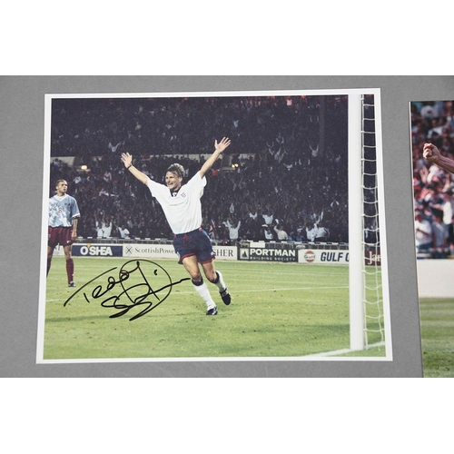 51 - ENGLAND STARS Original signatures on photo.