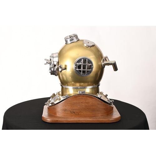 88 - Large Divers Helmet Presentation