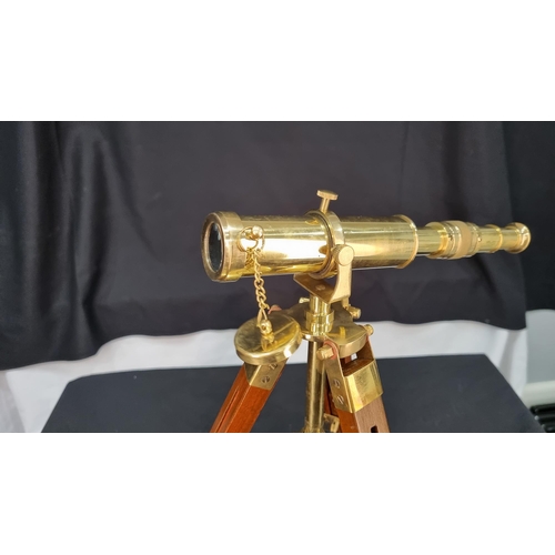 15 - Working Miniature Brass Telescope