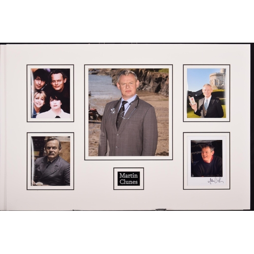 179 - MARTIN CLUNES original signed presentation