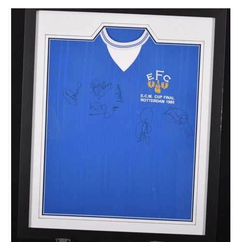 276 - EVERTON 1985 CUP WINNERS original signed presentation