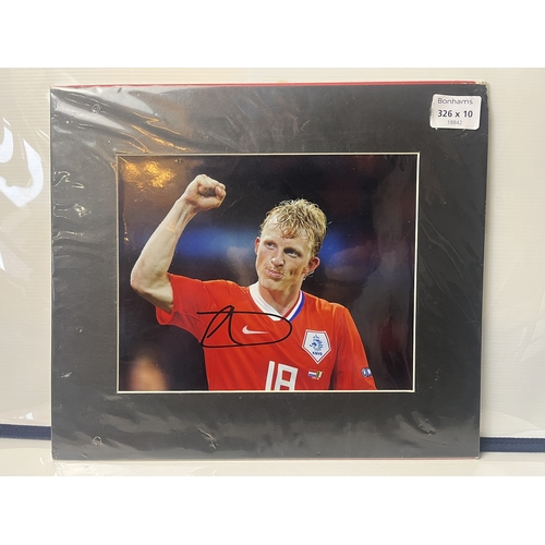 234 - Dirk Kuyt signed photograph