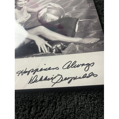 322 - DEBBIE REYNOLDS Signed photo