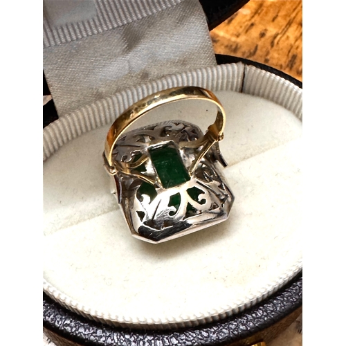 117 - Stunning Emerald 8ct and Diamond 2ct, 18ct Gold Ring Approx. Ring Size N.A spectacular natural emera... 