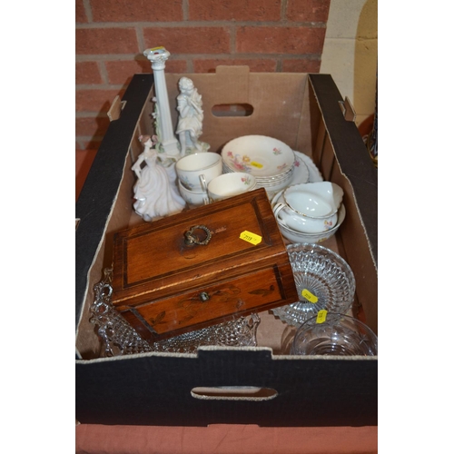 112 - MEAKIN CREAM AND FLOWERED PART TEA SERVICE, GLASSWARE AND BOX