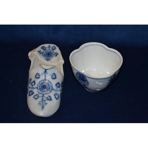 77 - MEISSEN ONION PATTERN PORCELAIN SLIPPER PAPERWEIGHT AND MATCHING TEACUP