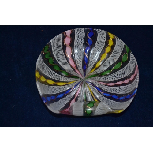 79 - MURANO WHITE ZANFIRICO AND MULTI COLOURED TWISTED FILIGREE DISH