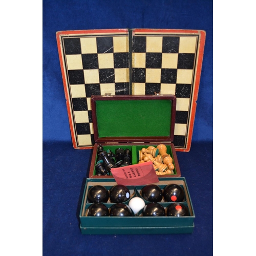 237 - B & A CARPET BOWLS GAME, CHESS SET AND BOARD