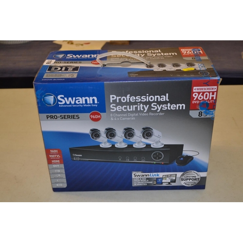 116 - SWANN PROFESSIONAL SECURITY SYSTEM 8 CHANNEL DIGITIAL VIDEO RECORDER AND 4 CAMERAS (NEW)