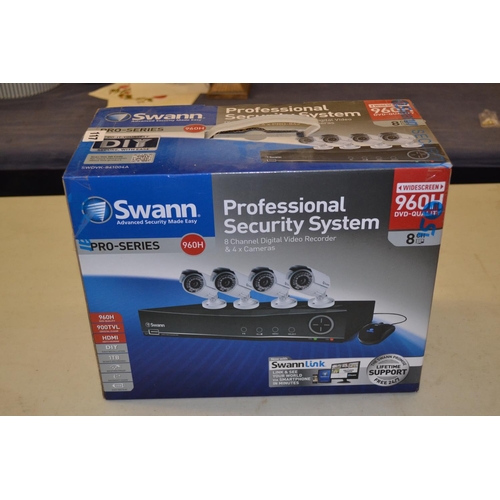 117 - SWANN PROFESSIONAL SECURITY SYSTEM 8 CHANNEL DIGITAL VIDEO RECORDER AND 4 CAMERAS (NEW)