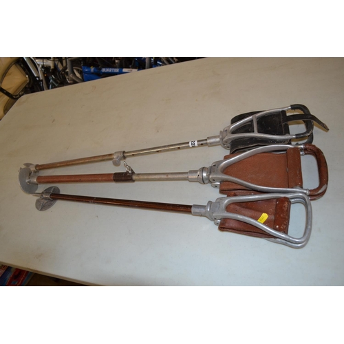 228 - 3 SHOOTING STICKS