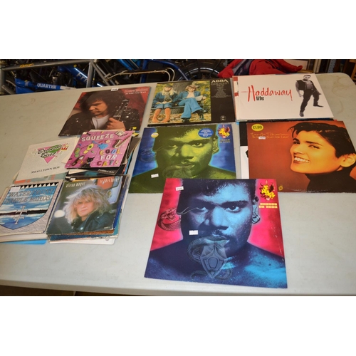 236 - QUANTITY OF LP'S AND '45'S