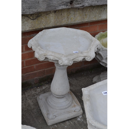 740 - OCTAGONAL BIRD BATH