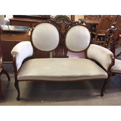 551 - LATE VICTORIAN INLAID MAHOGANY SALON SUITE COMPRISING 2 SEATER SETTEE AND 6 CHAIRS (4+2)