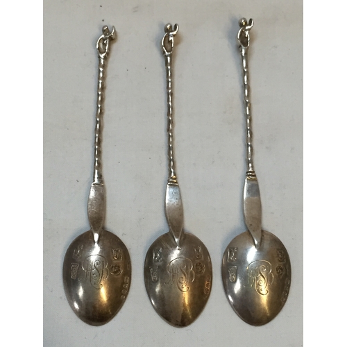 333 - SET OF THREE SILVER TEASPOONS WITH SPIRAL STEMS, EMBOSSED LION AND APOSTLE KNOPS; LONDON 1892 MAKER ... 