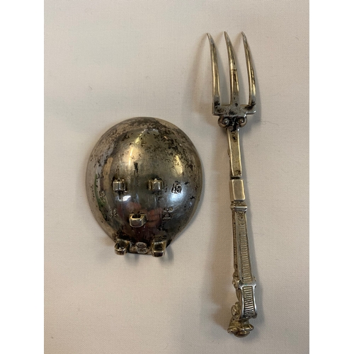 340 - RARE 17TH CENTURY STYLE DUTCH SILVER TRAVELLING COMBINATION FOLDING DINNER FORK AND SPOON NECESSAIRE... 