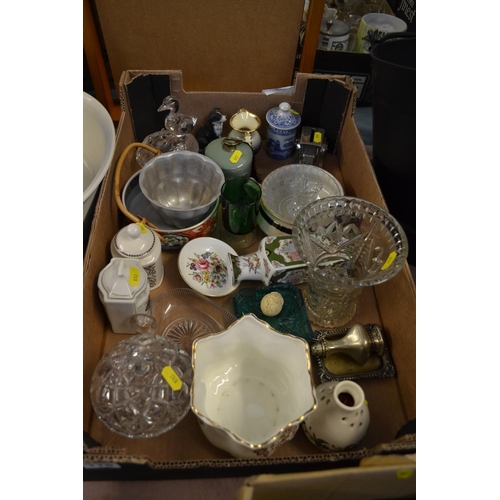 115 - QUANTITY OF ORNAMENTS, VASES, ETC