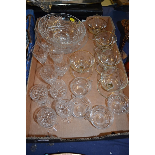 62 - 5 CUT GLASS SUNDAE DISHES, 2 CUT GLASS BOWLS, 4 CUT GLASS CUSTARD CUPS AND 8 GLASSES