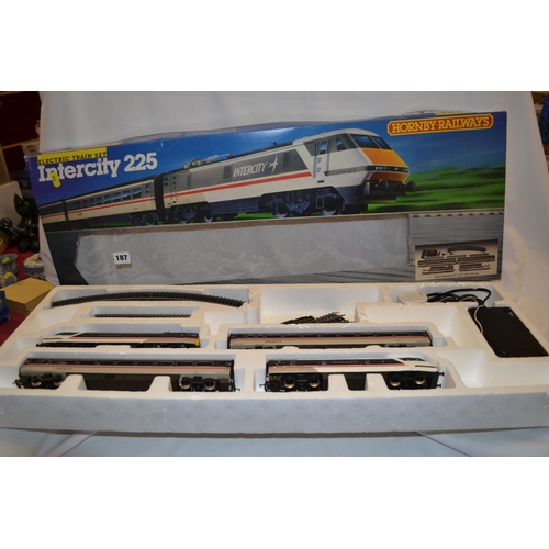 187 - HORNBY INTERCITY 125 ELECTRIC TRAIN SET