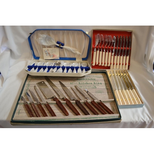 140 - CASED SET OF 6 FISH KNIVES AND FORKS, 6 DINNER KNIVES, VINTAGE SET OF 12 DESSERT SPOONS AND SERVER A... 