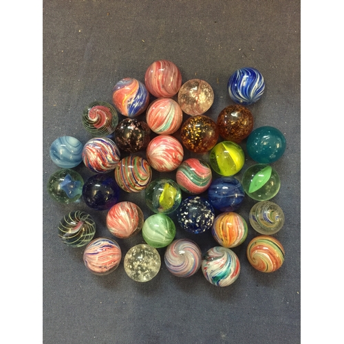 141 - CAITHNESS 25 YEAR ANNIVERSARY AMETHYST BOWL, GLASS MARBLES, WOODEN BOWL, TABLE MATS, ETC