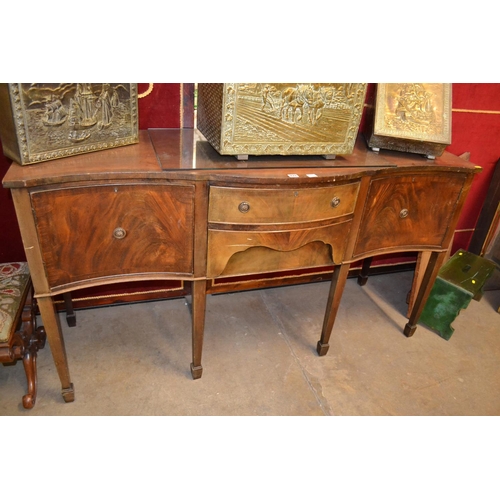 428 - REPRODUCTION SERPENTINE FRONTED SIDEBOARD 168CM W X 59CM D X 92CM H