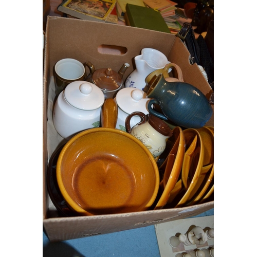 515 - 4 DEXAM SECTIONAL PLATES, STORAGE JARS, JUGS, ETC