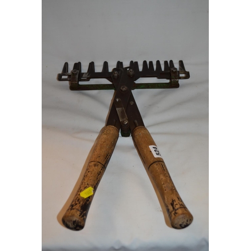 524 - PAIR OF VINTAGE TOPIARY HAND SHEARS