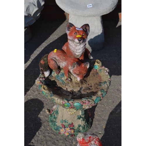 782 - FOX BIRD BATH