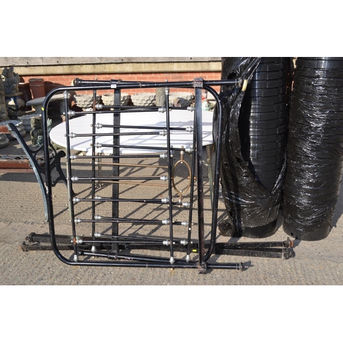 796 - SINGLE METAL BED FRAME