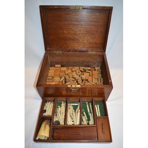 124 - 19TH CENTURY MAHOGANY GAMES BOX WITH MAHJONG SET AND CHINESE DOMINOES