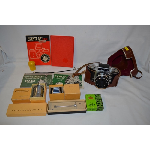 263 - IHAGEE EXAKTA VAREX 35MM CAMERA WITH CARL ZEISS LENS AND ACCESSORIES