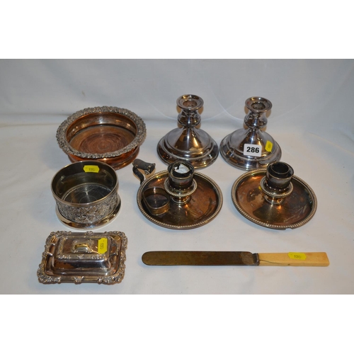 286 - PAIR OF DWARF SHEFFIELD PLATED CANDLESTICKS, 2 CHAMBERSTICKS (1 A/F), 2 COASTERS AND SMALL SAUCE TUR... 