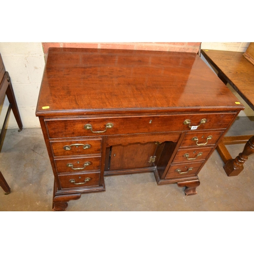 458 - FINE GEORGIAN CHIPPENDALE MAHOGANY LADIES WRITING DESK, WITH TOP LONG DRAWER, TOOLED LEATHER SLIDE, ... 