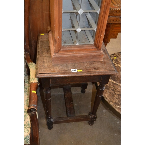 518 - VICTORIAN SQUARE OAK CENTRE TABLE ON TURNED SUPPORTS AND PLAIN STRETCHERS