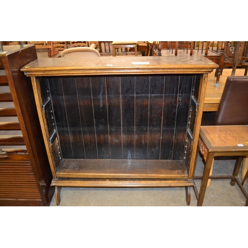 551 - EDWARDIAN OAK OPEN FRONTED BOOKCASE FITTED 2 ADJUSTABLE SHELVES