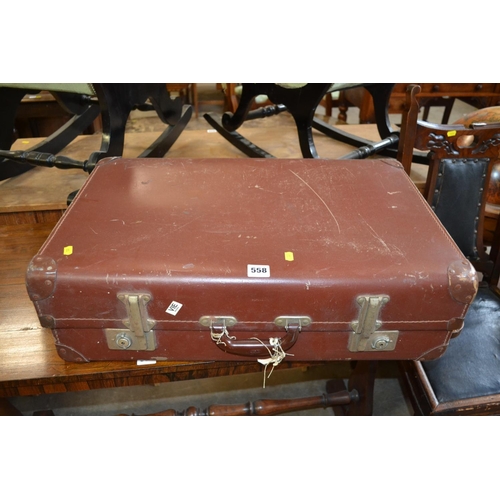 558 - VINTAGE SUITCASE