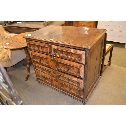 575 - EARLY 18TH CENTURY JACOBEAN WALNUT CHEST OF 5 DRAWERS, DROP BRASS HANDLES (REQUIRES ATTENTION) 94CM ... 