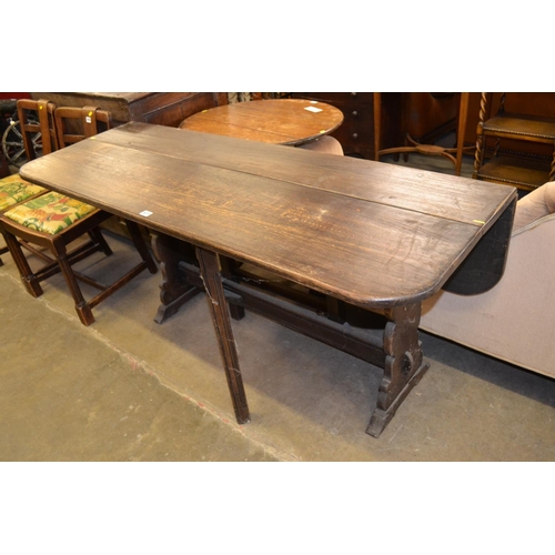 577 - 19TH CENTURY NARROW OAK GATE LEG HOUSEMAIDS TABLE