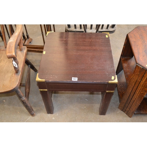 587 - MODERN SQUARE MAHOGANY COFFEE TABLE WITH BRASS MOUNTS