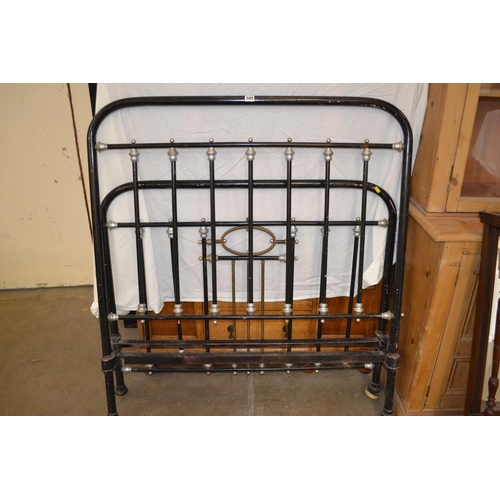 589 - 3/4 METAL BED STEAD 3'6