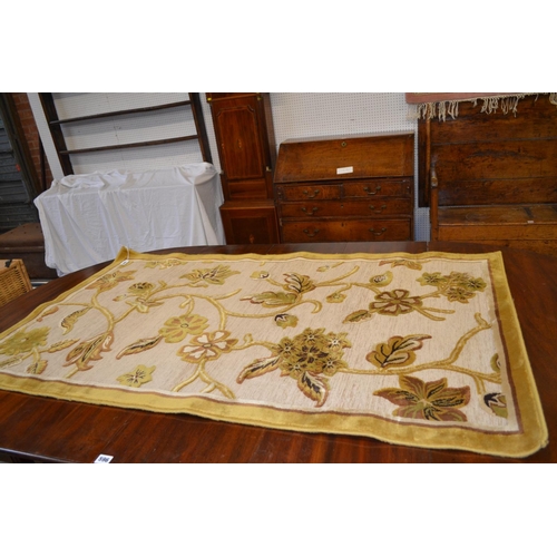 595 - BORDERED AND FLOWERED RUG 152CM X 91CM